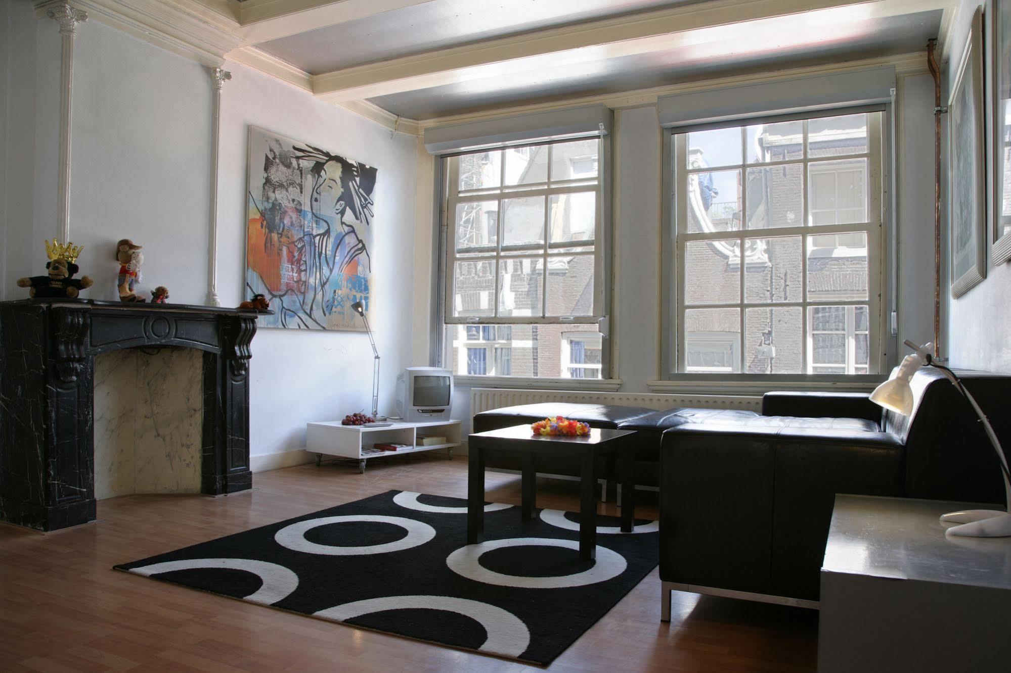 Ultraviolet Studios Amsterdam Buitenkant foto